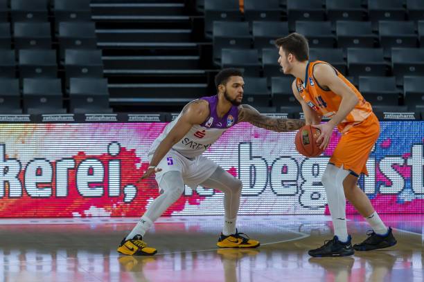 表面上是贬 表面上是贬